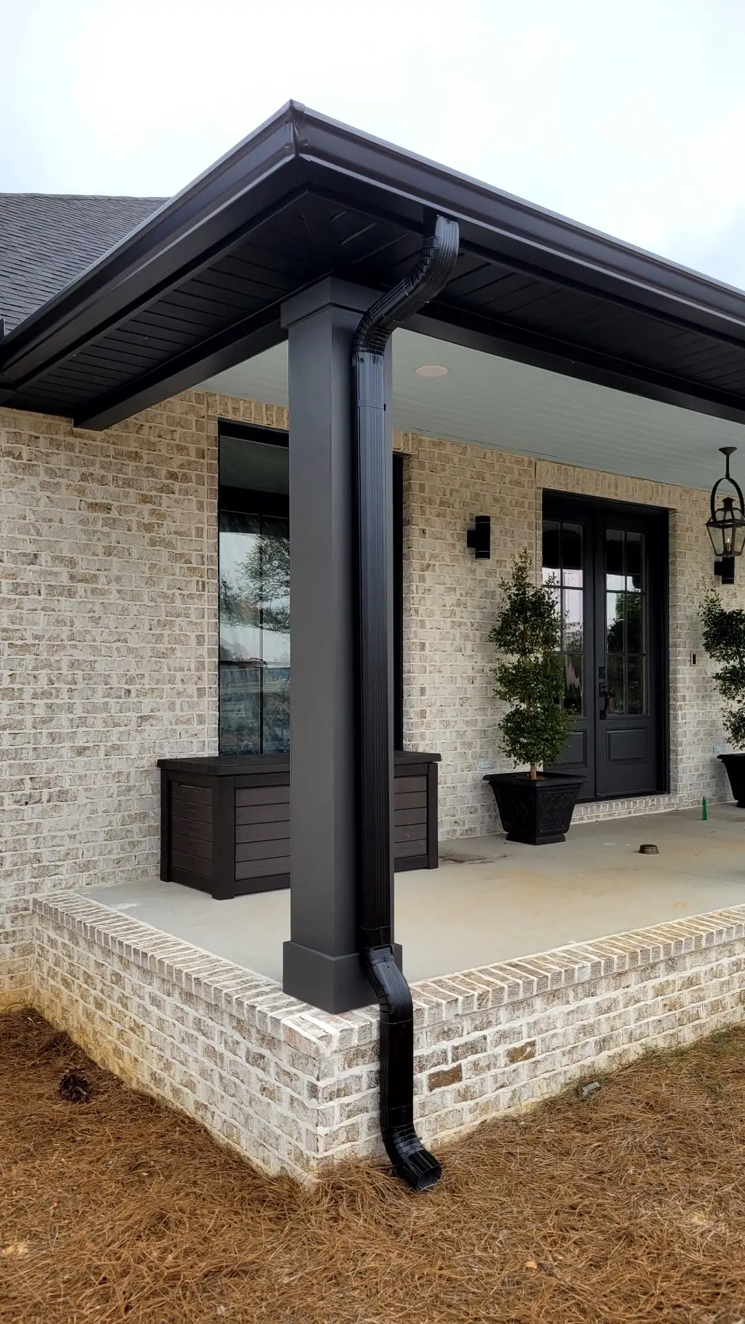 porch downspout min - G&L Aluminum Inc. | Seamless Rain Gutters